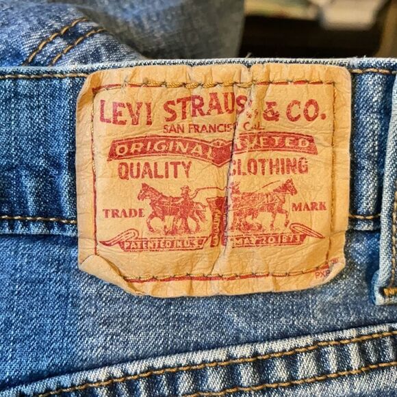 Levi's Vintage Y2K 550 Relaxed Boot Cut Jeans 12 - Picture 14 of 16